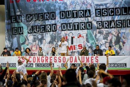 UMES divulga nota contra ataques à democracia: bagunçou geral